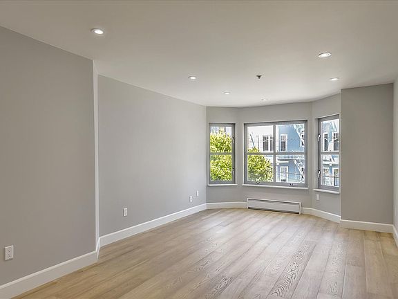 5th image of 1945 Washington St APT 302