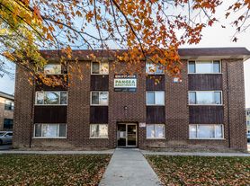 2115 S 4th, 1 beds  1.0 baths (600 sqft)