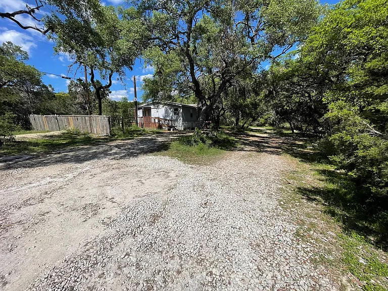 629 Buck Trl — Photo 2