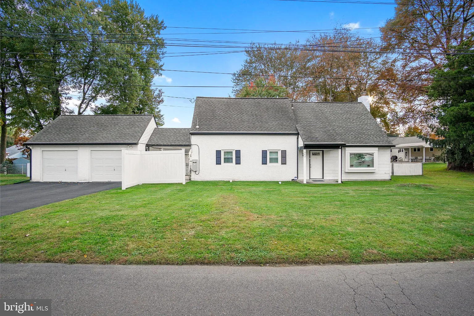 343 Hazel Ave photo 1
