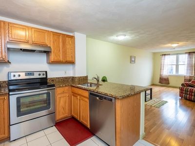 107 Foster St APT 105, Peabody, MA, 01960