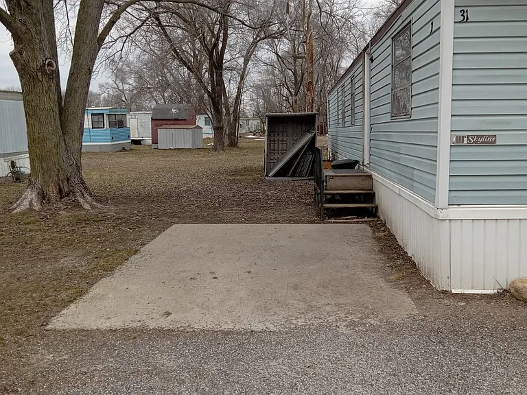 204 E Hegeler Ln #31 — Photo 2