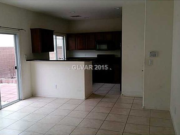 3rd image of 929 Sunny Acres Ave