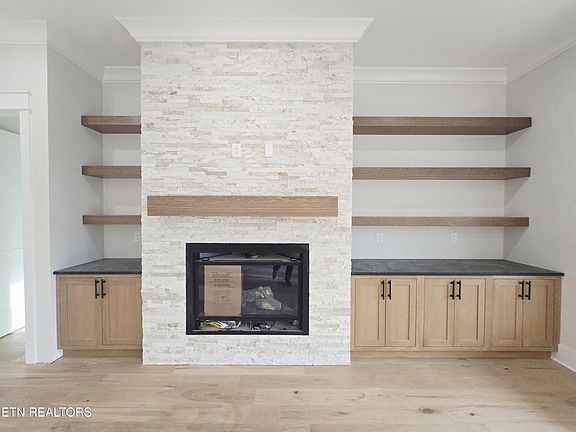 5th image of 455 Maclaren Way Lot 5
