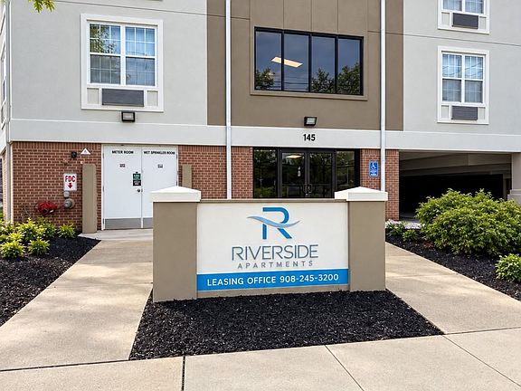 5th image of 145 Dock St #55
