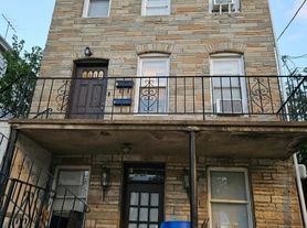 435 Washington St, Carlstadt, NJ