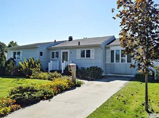 3 Lillian Ln, Plainview, NY 11803