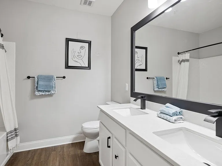 Enclave at Rivergate — Photo 12