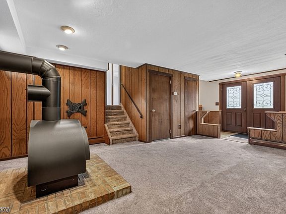 5th image of 42 Hanover Pl