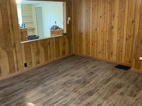 3rd image of 383 S Blaine Ave #1