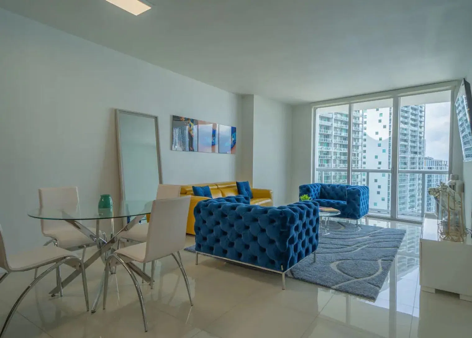 1 bed, 1.0 bath, 8395 sqft, $10,918 — Photo 3