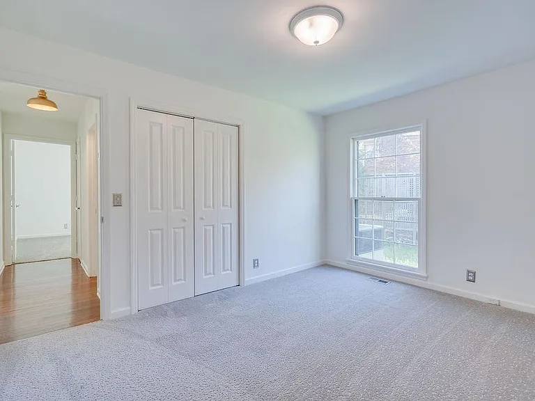 313 Abbey Ln — Photo 20
