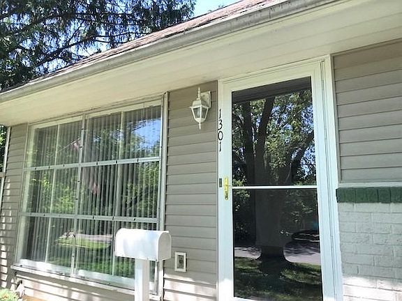 3rd image of 1301 Beechwood Dr