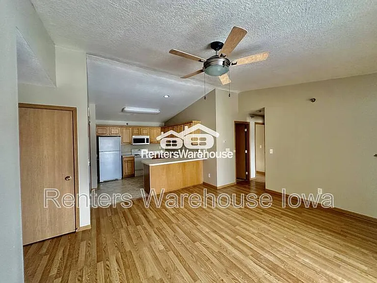 5924 Sutton Pl #10 — Photo 11