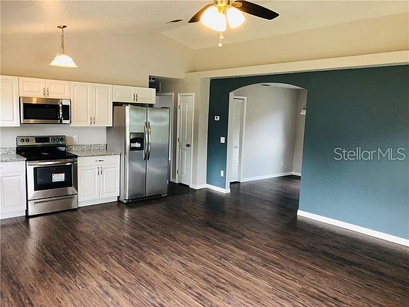 3rd image of 15105 Lee Ave