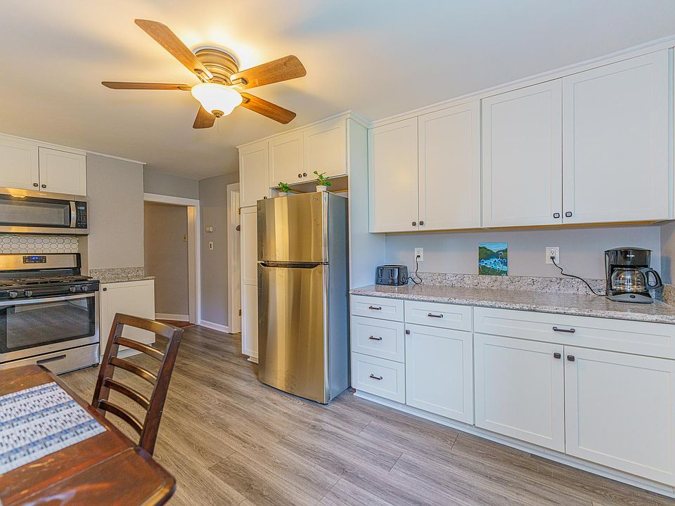1st image of 64 Webster St APT 1