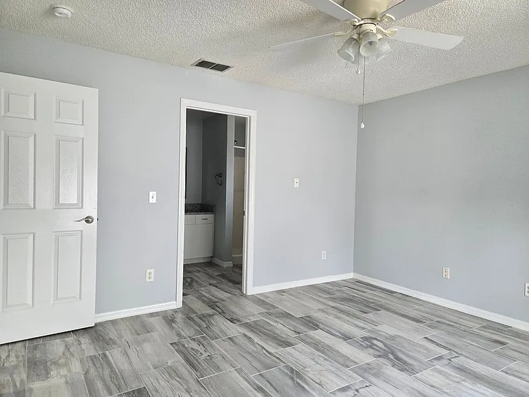 2102 Braxton St — Photo 13