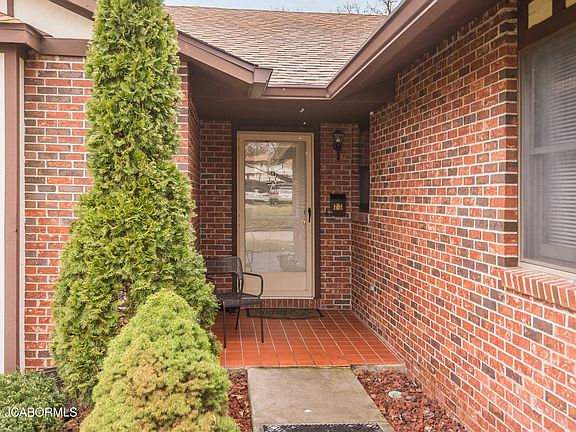 2nd image of 634 Hobbs Rd