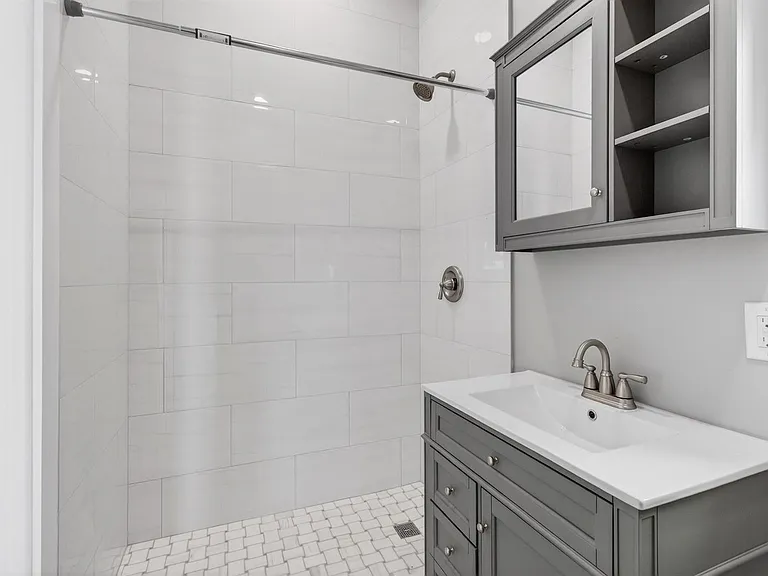 216 South Rd — Photo 10