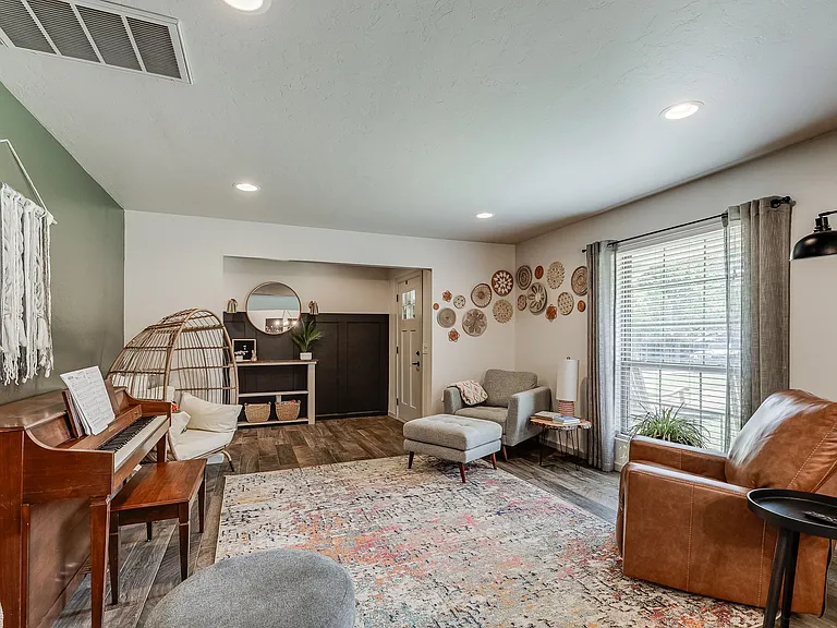 801 Rock Hollow Rd — Photo 20