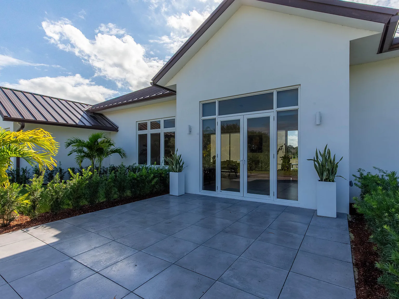 4 bed, 4.5 bath, 4077 sqft, $45,000 — Photo 3