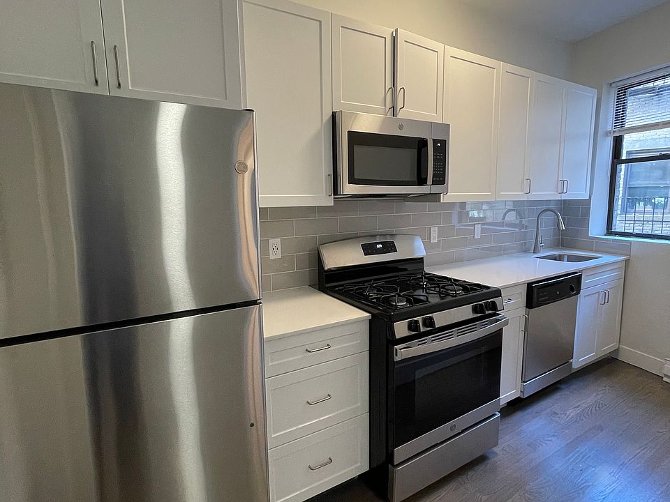 1st image of 80 Park Dr #18