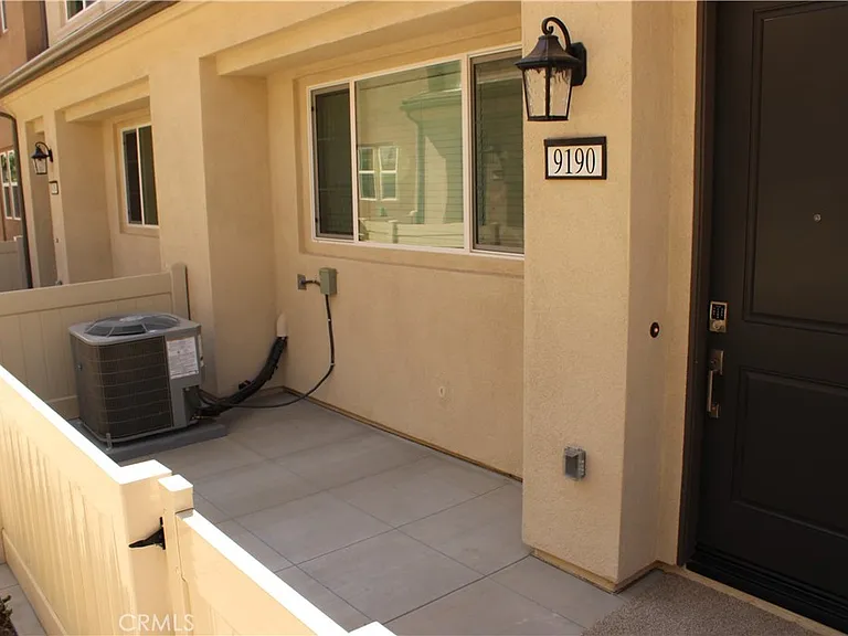 9190 Connolly Way — Photo 1