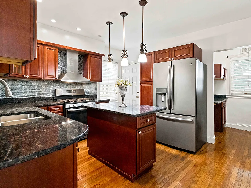 15 Fairmount St #2