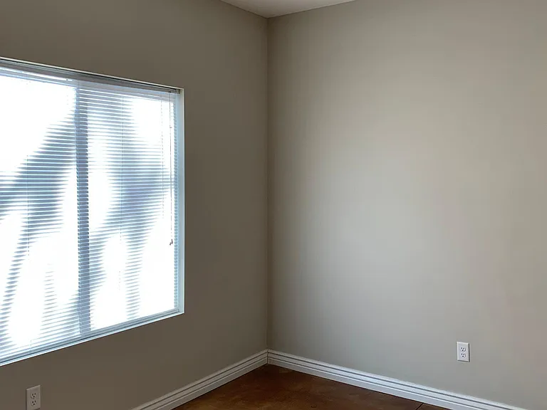 5564 S Victoria St — Photo 16