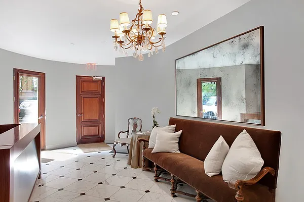 Rented by Sloane Square | media 60