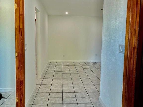 3rd image of 1354 Jambalana LN