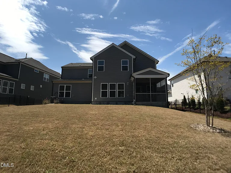 517 Hillman Bnd — Photo 32