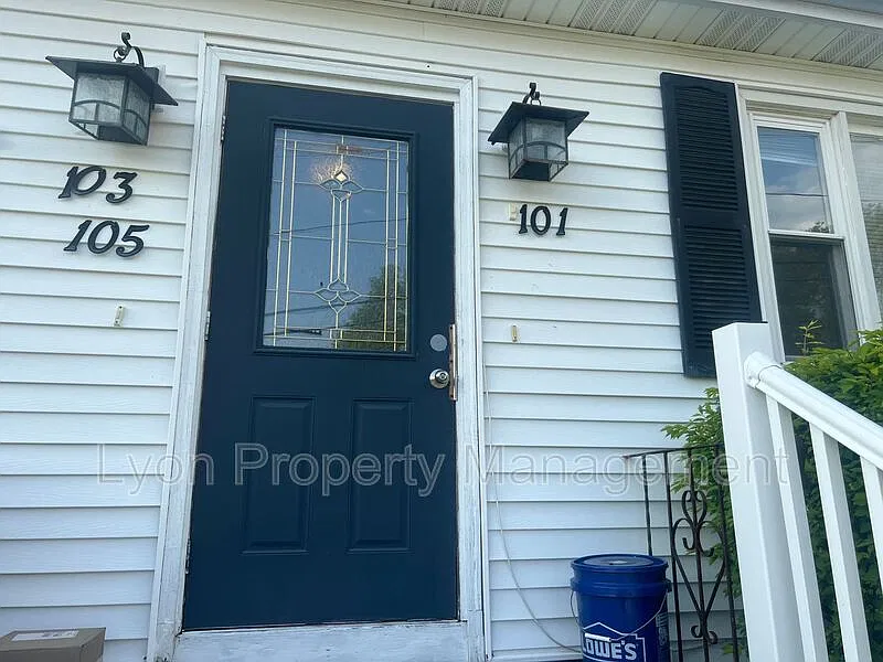 2 bed, 1.0 bath, 792 sqft, $1,750 — Photo 3