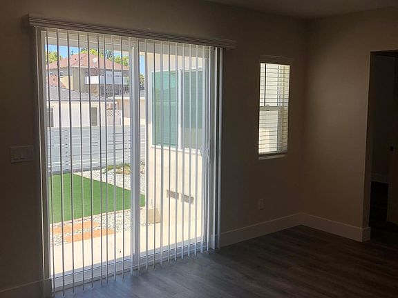 3rd image of 4548-50 48th St