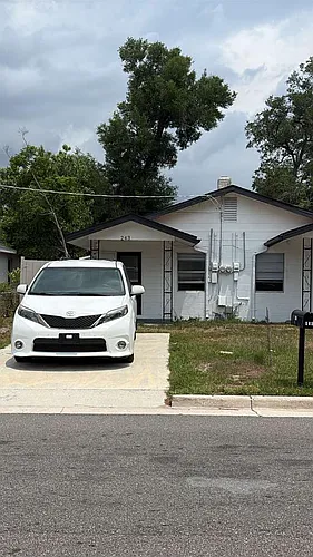 243 Avenue L NE Photo 1