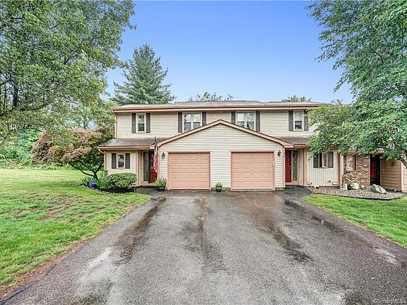 3rd image of 16 Hickory Ln #16