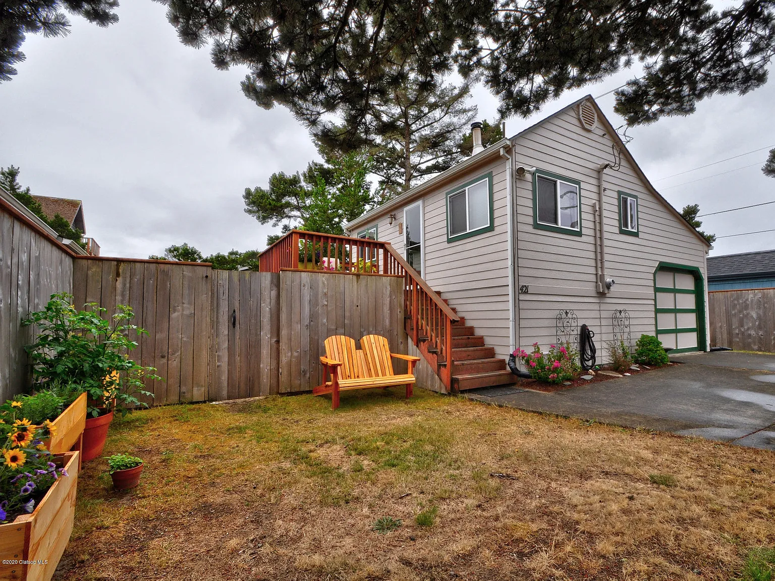 421 16th Ave photo 1