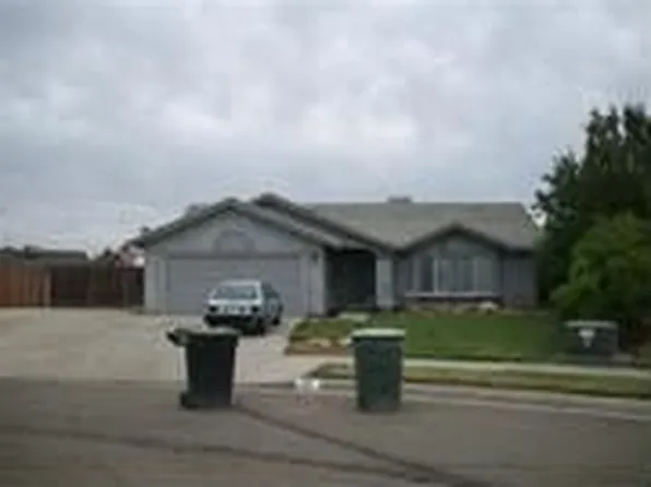 731 Madrid Ct, Lemoore, CA 93245