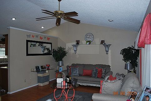 3rd image of 3 Parkview Dr
