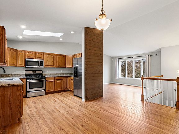 3rd image of 2402 Michael St
