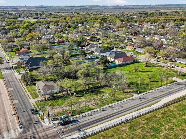 451 N Jim Miller Rd, Dallas, TX 75217