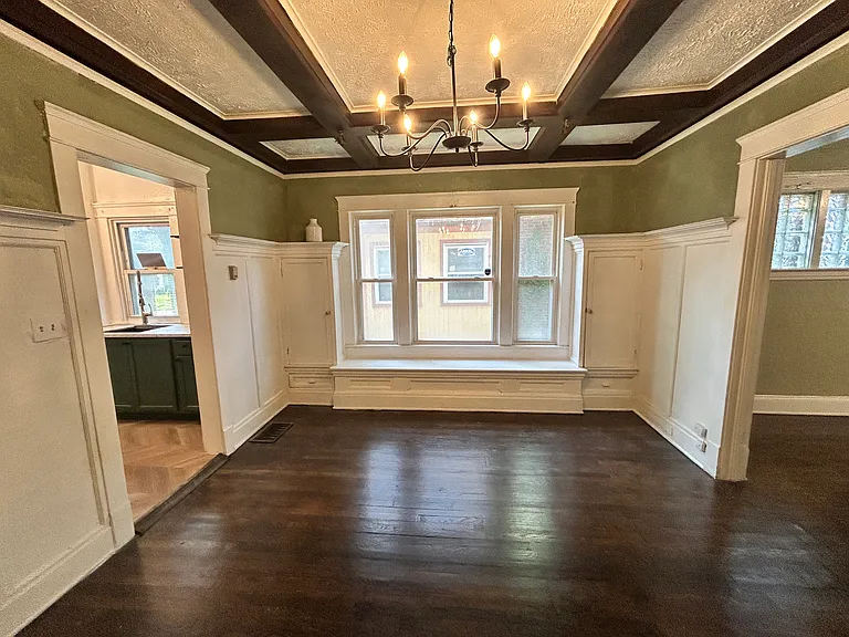 9102 Parkgate Ave — Photo 5