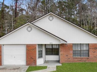 975 Birchfield Dr, Hinesville, GA 31313