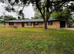 702 Valley View Dr, Maysville, OK 73057