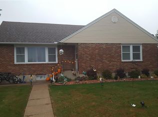 309 E Centre St, Garnavillo, IA 52049