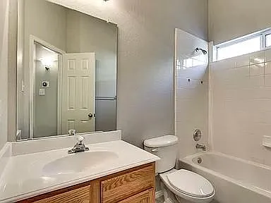 1321 Live Oak Ln — Photo 8