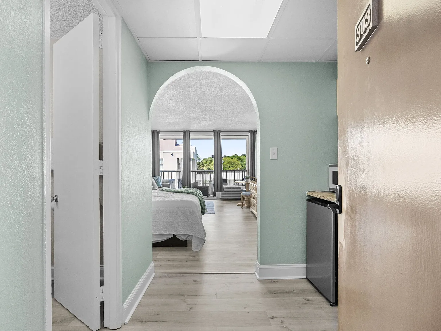 1 bed, 438 sqft, $1,000 — Photo 2