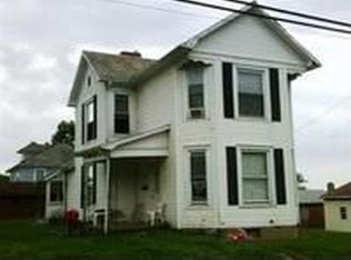 1096 Benjamin Ave, Zanesville, OH 43701