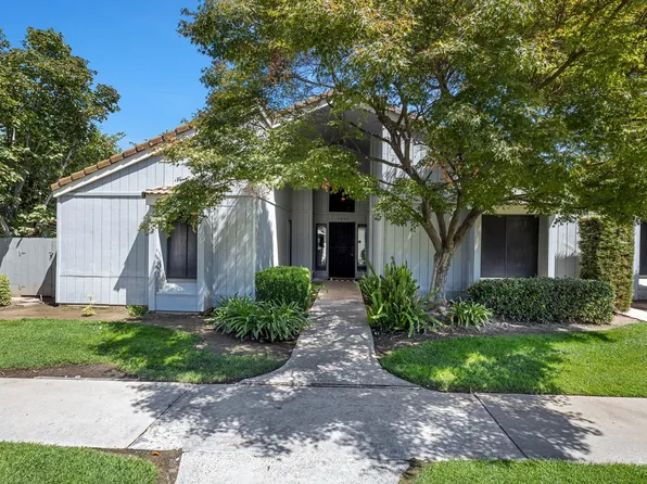 1842 Cougar Ln, Clovis, CA 93611