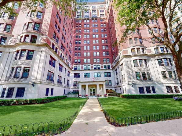5000 N Marine Dr #12E, Chicago, IL 60640